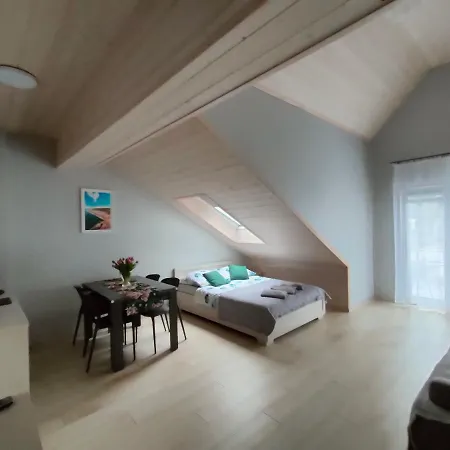 Apartment Blue Wave *